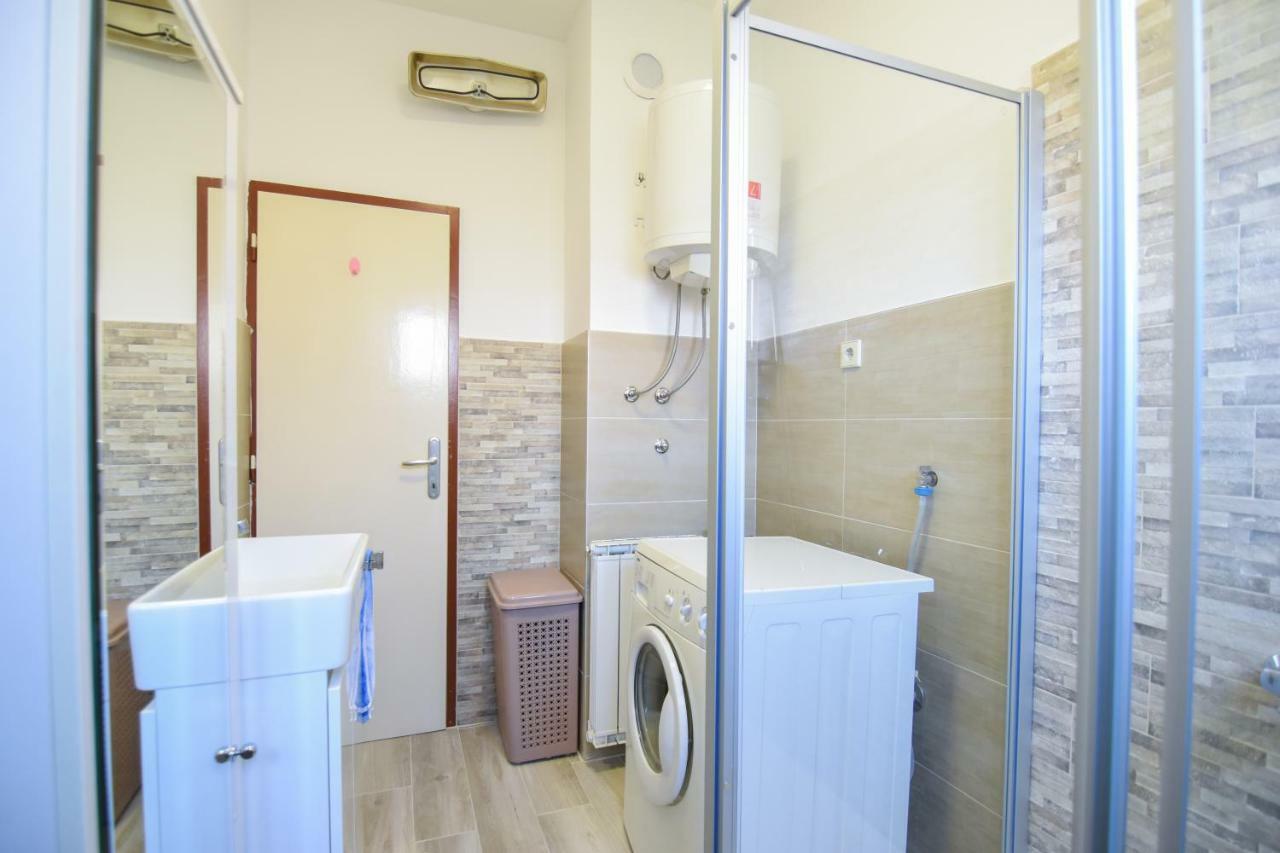 F-Holiday Apartment Zadar Bagian luar foto